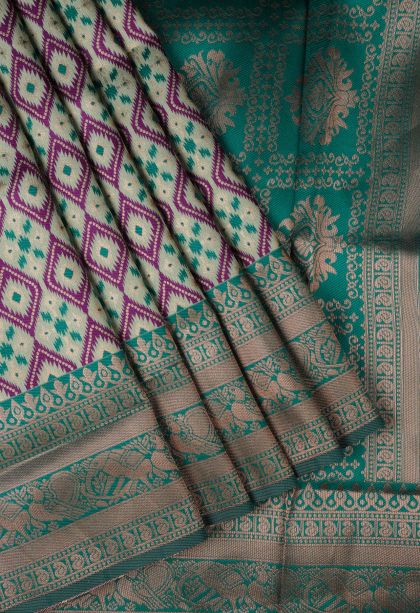 Pistachio Green Apoorva Silk Sarees with Copper Zari Floral Patterns