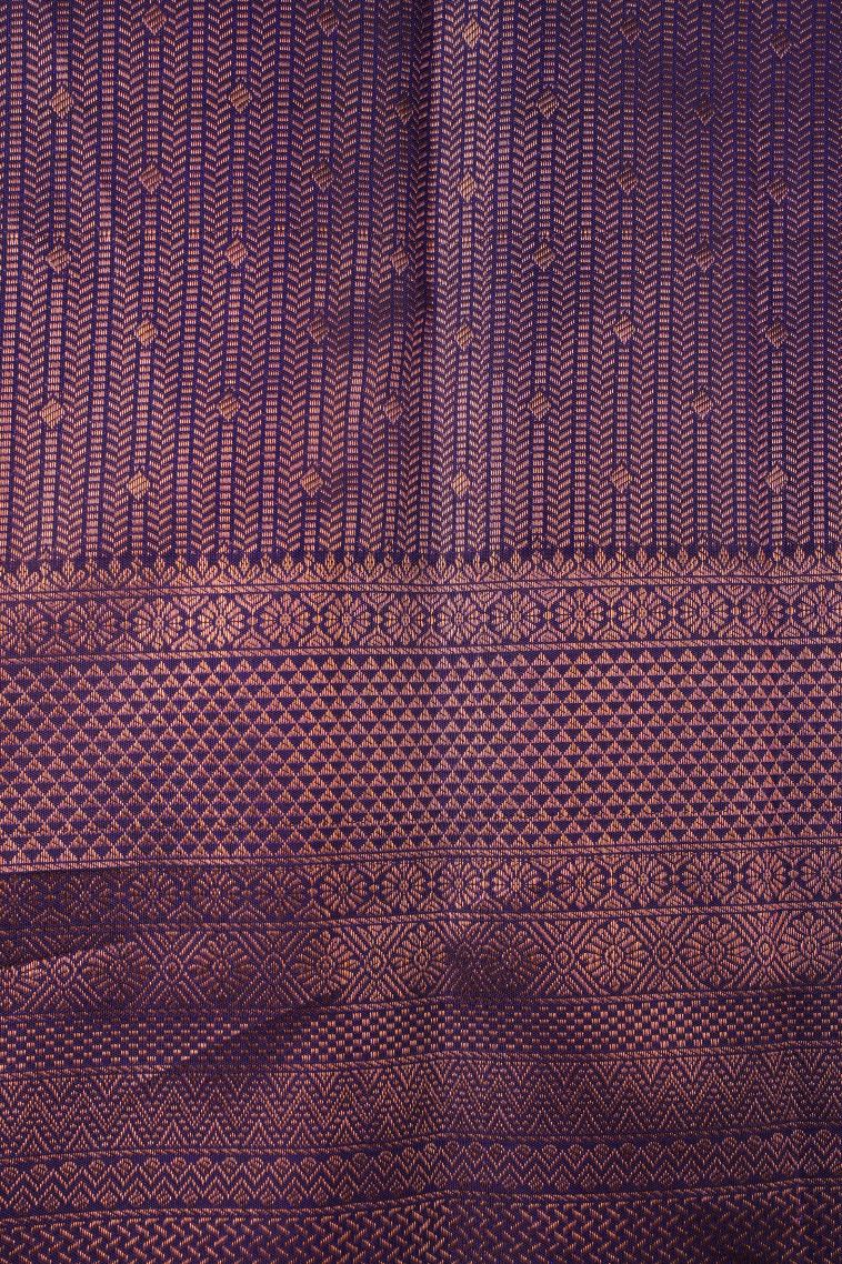 Lilac Purple Kanchipuram Silk Sarees with Gold Zari Geometric Shapes view 3