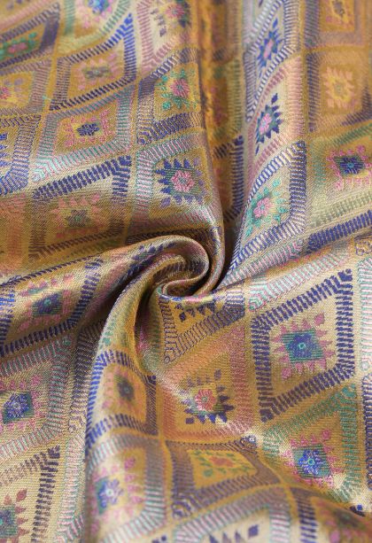 Gold Kanchipuram Silk Sarees with Gold Zari Buttis (small Dots Or Motifs)