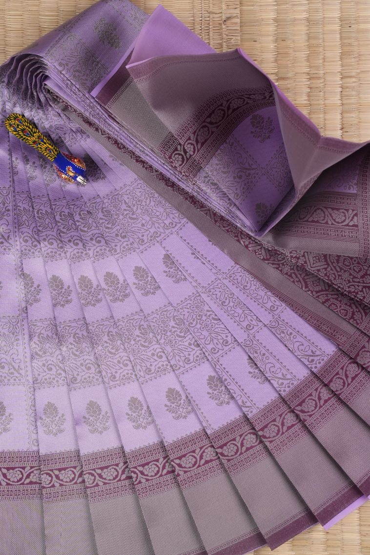 Orchid Purple Visiri Madippu Silk Sarees with Silver Zari Floral Patterns view 1