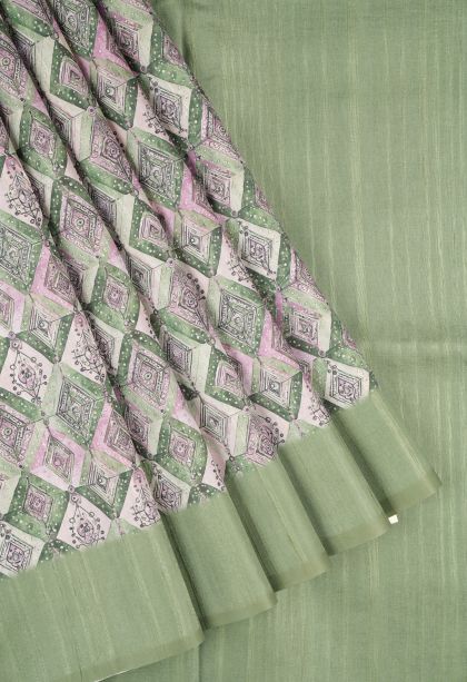 Emerald Green Tussar Saree with Without Zari Zari Floral Patterns