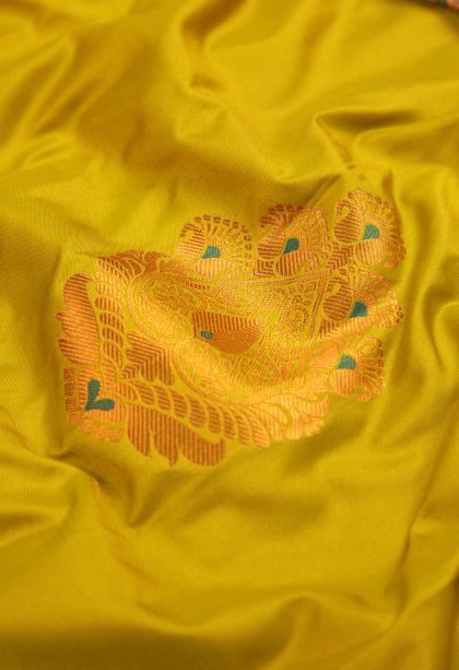 Lime Green Visiri Madippu Silk Sarees with Copper Zari Buttis (small Dots Or Motifs)