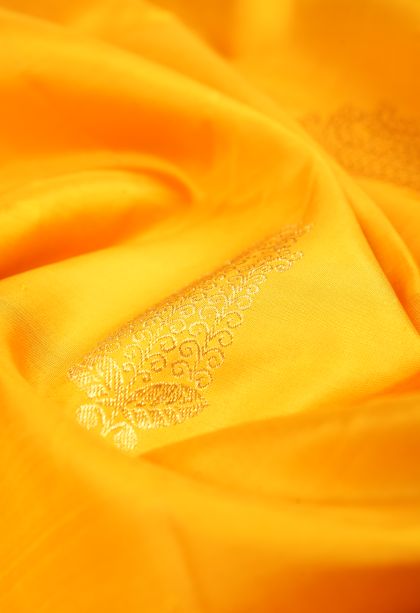 Lemon Yellow Kanchipuram Silk Sarees with Gold Zari Buttis (small Dots Or Motifs)