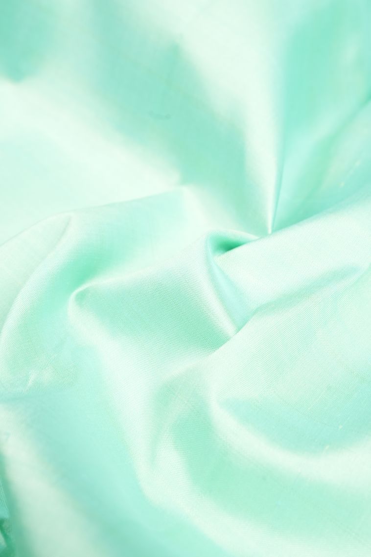 Arctic Blue Kanchipuram Silk Sarees with Without Zari Zari Plain view 4