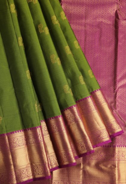 Moccon Green Soft Silk Saree with Gold Zari Floral Puttas