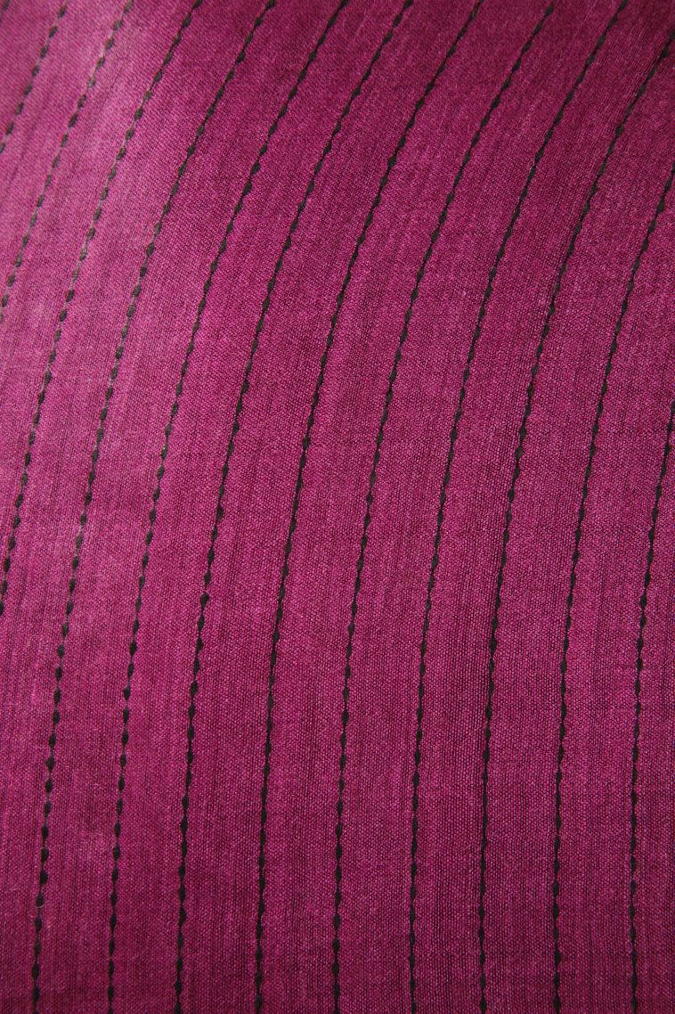 Grape Purple Jute Sarees with Gold Zari Geometric Shapes view 3