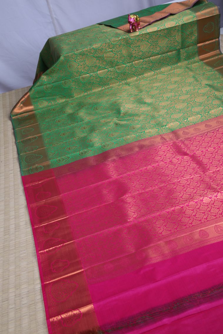 Shamrock Green Visiri Madippu Silk Sarees with Copper Zari Floral Patterns view 2
