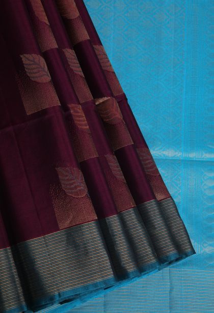 Sangria Purple Silk Cotton Sarees with Gold Zari Floral Patterns