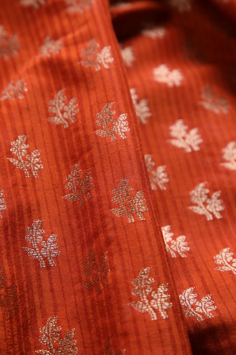 Fire Orange Jute Sarees with Gold Zari Buttis (small Dots Or Motifs) view 4