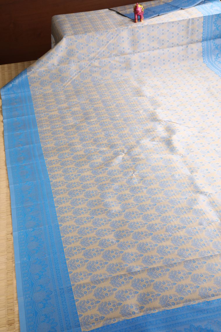 Snow White Visiri Madippu Silk Sarees with Silver Zari Floral Patterns view 2