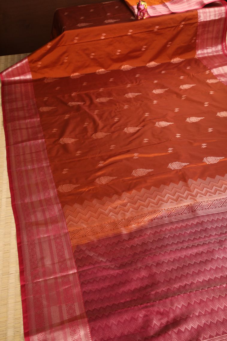 Marmalade Orange Apoorva Silk Sarees with Gold Zari Floral Patterns view 2