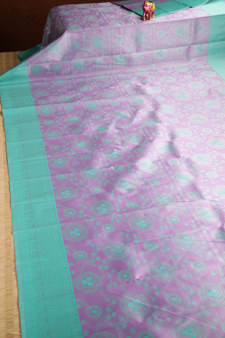 Heather Purple Visiri Madippu Silk Sarees with Silver Zari Floral Patterns view 2