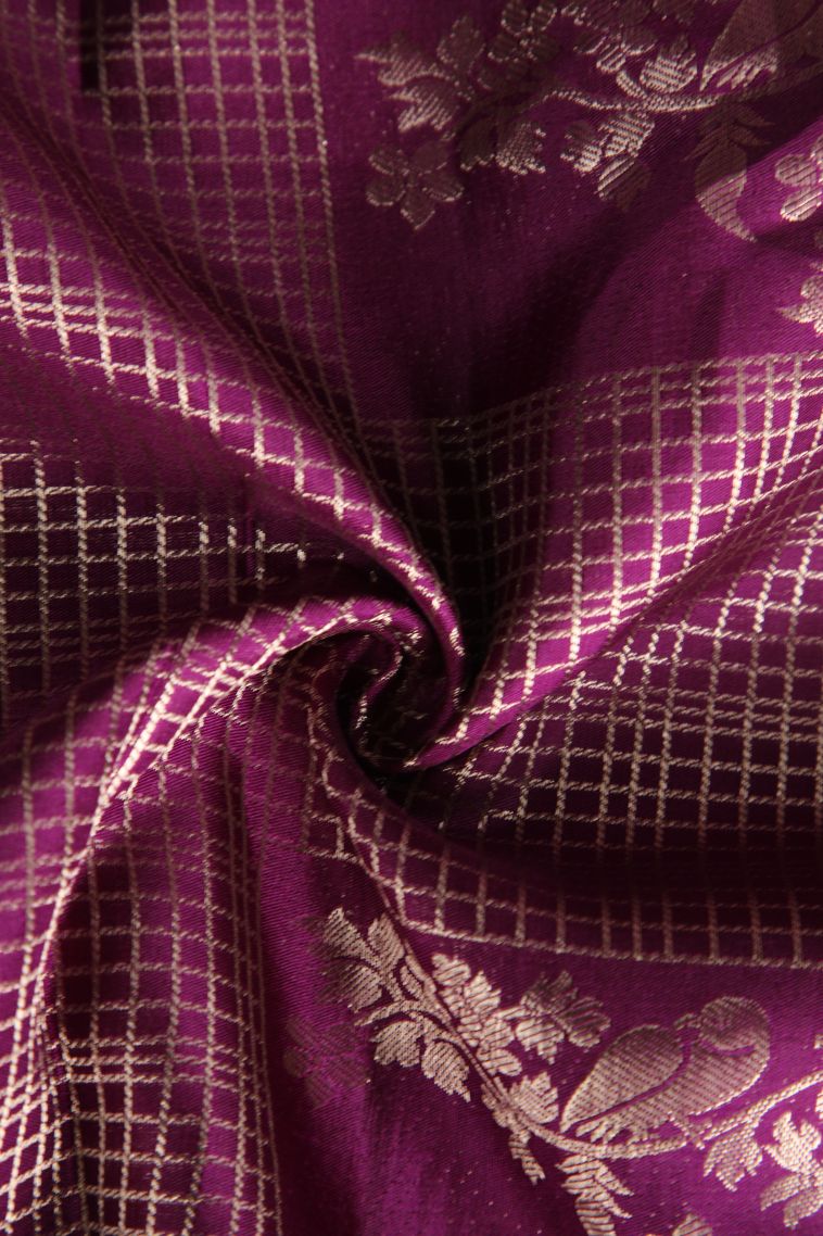 Grape Purple Kanchipuram Silk Sarees with Gold Zari Leaf Pattern view 4