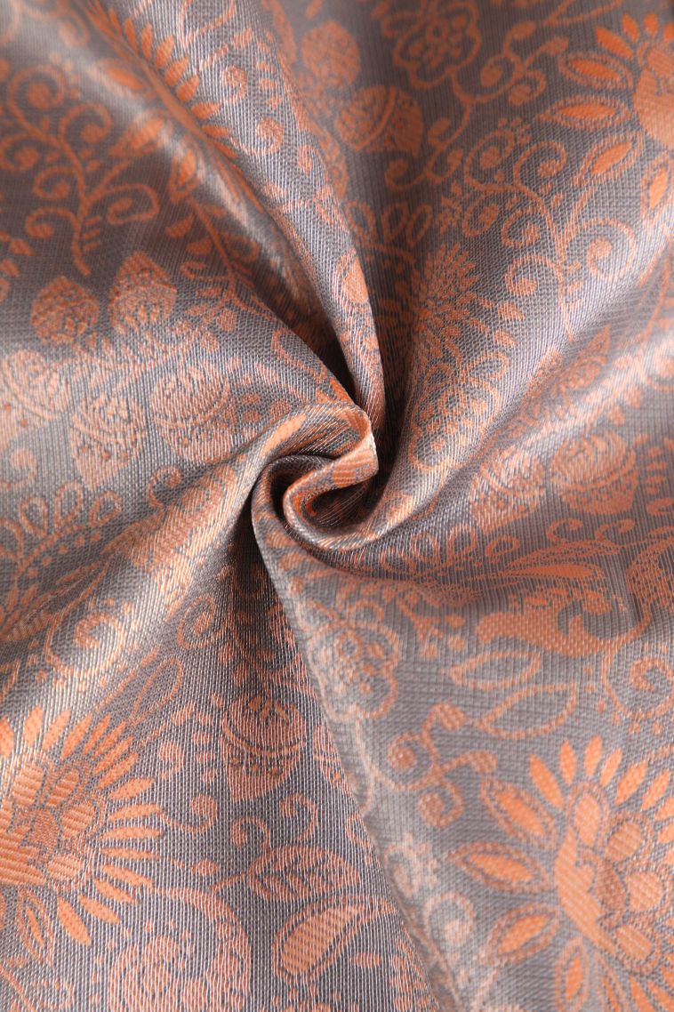 Salmon Pink Visiri Madippu Silk Sarees with Gold Zari Floral Patterns view 4