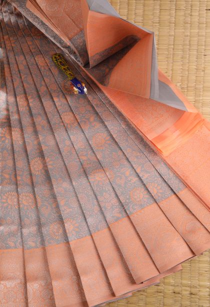 Salmon Pink Visiri Madippu Silk Sarees with Gold Zari Floral Patterns