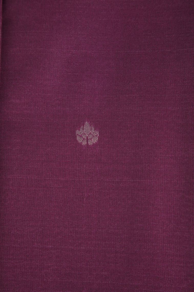 Grape Purple Visiri Madippu Silk Sarees with Silver Zari Floral Patterns view 3