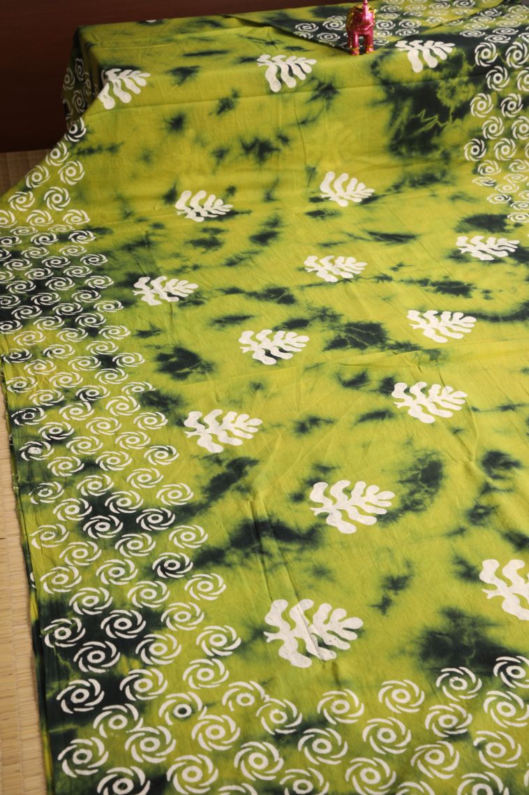 Lime Green Cotton Sarees with Without Zari Zari Floral Patterns view 2