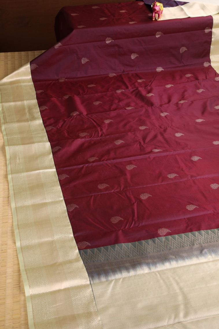 Bosenberry Purple Apoorva Silk Sarees with Gold Zari Manga view 2