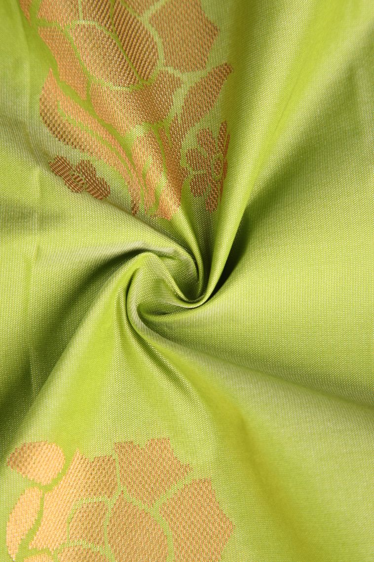 Pickle Green Visiri Madippu Silk Sarees with Silver Zari Floral Patterns view 4