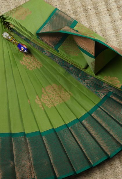 Pickle Green Visiri Madippu Silk Sarees with Silver Zari Floral Patterns