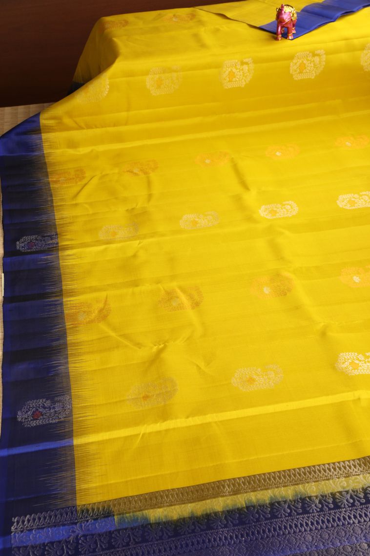 Lemon Yellow Soft Silk Saree with Gold Zari Mango Puttas view 2