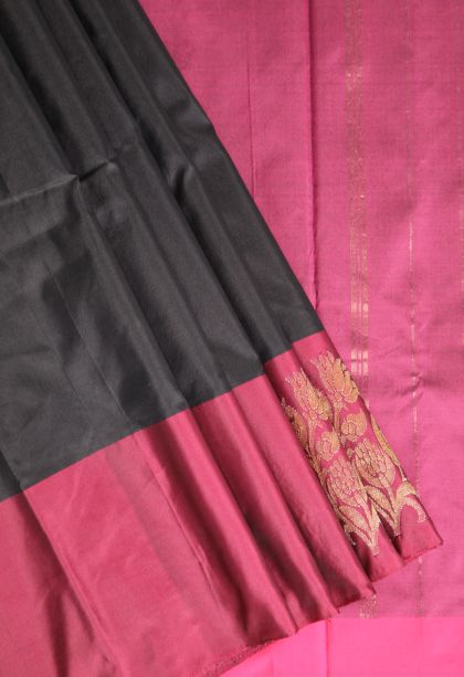Asphalt Black Visiri Madippu Silk Sarees with Gold Zari Rain Drops Mottif