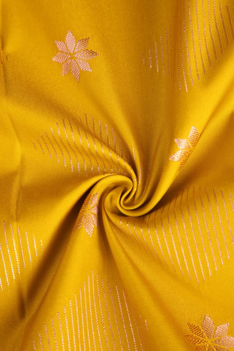 Gold Visiri Madippu Silk Sarees with Gold And Silver Zari Floral Puttas view 4