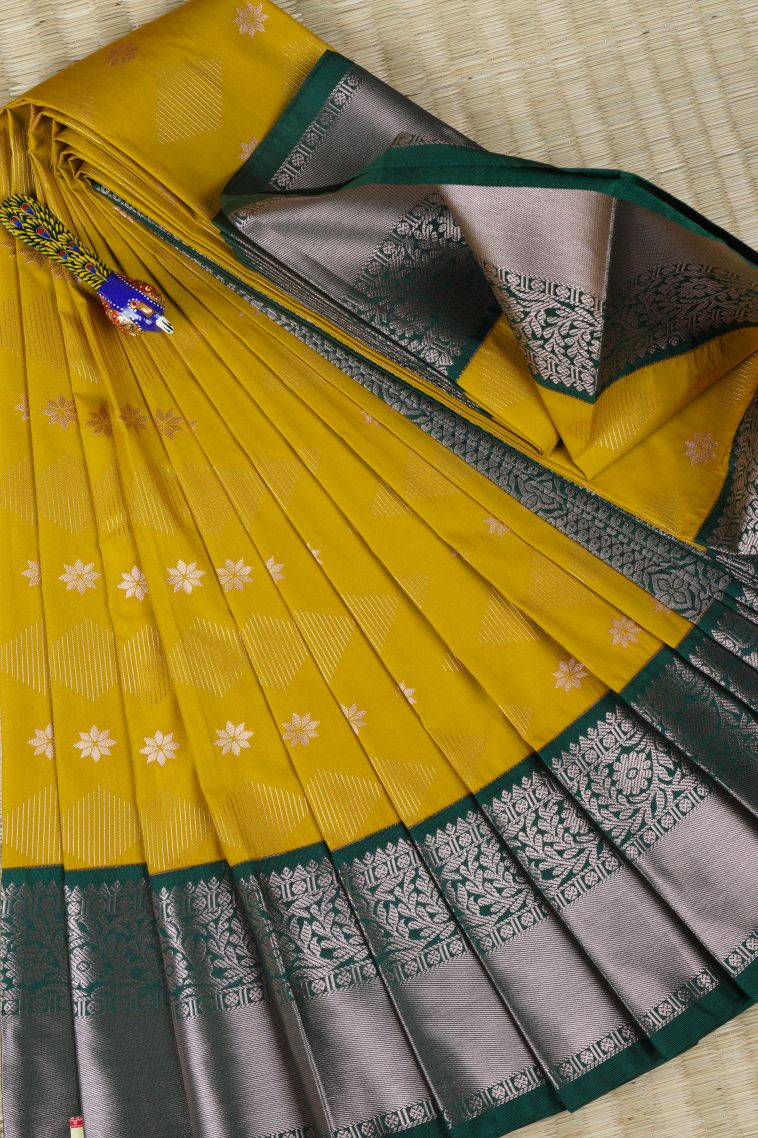Gold Visiri Madippu Silk Sarees with Gold And Silver Zari Floral Puttas view 1