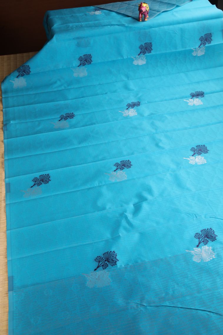 Cerulean Blue Visiri Madippu Silk Sarees with Silver Zari Floral Patterns view 2