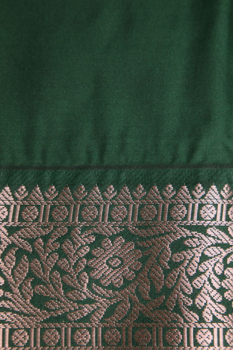 Punch Pink Visiri Madippu Silk Sarees with Gold And Silver Zari Floral Puttas view 3
