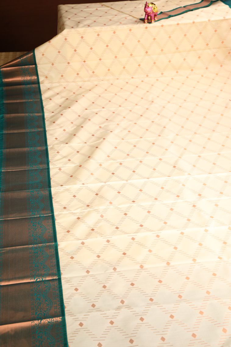 Cream White Visiri Madippu Silk Sarees with Copper Zari Rain Drops Mottif view 2