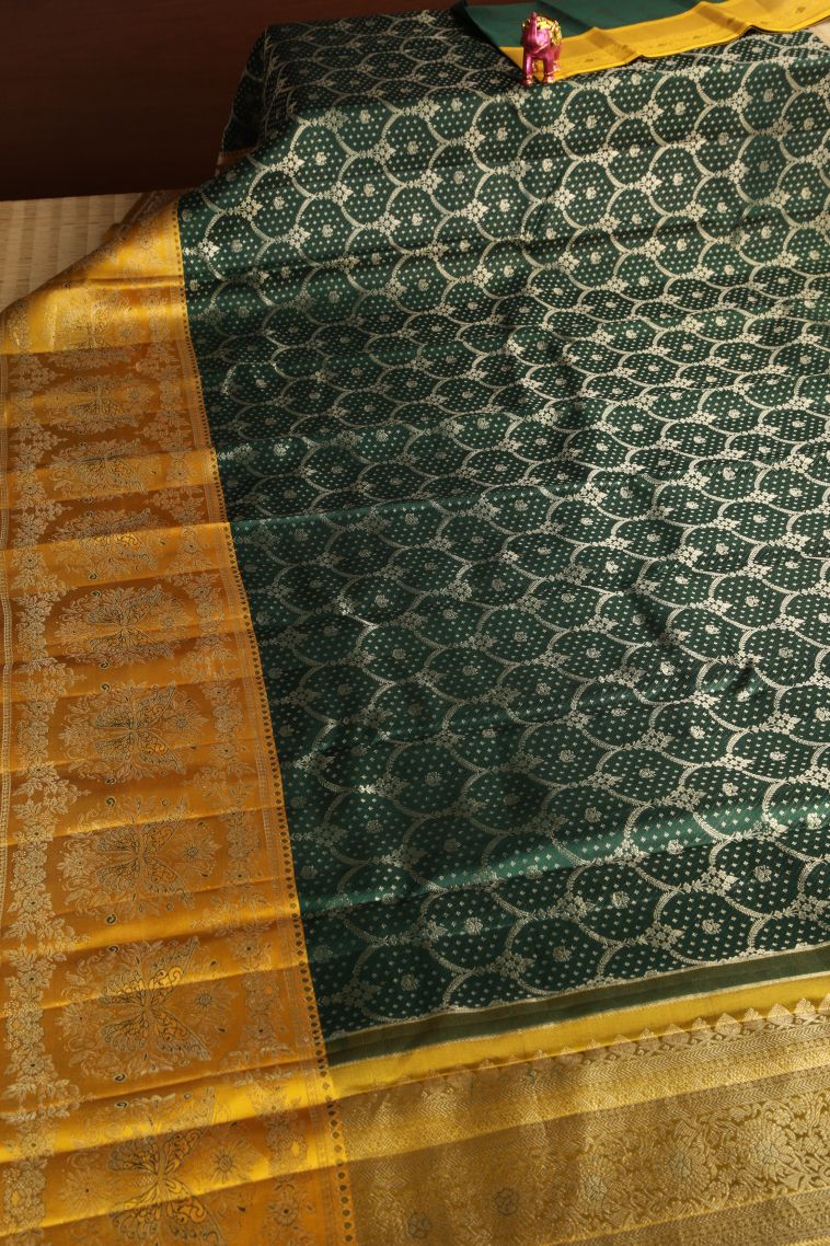 Bottle Green Kanchipuram Silk Sarees with Gold Zari Geometric Shapes view 2