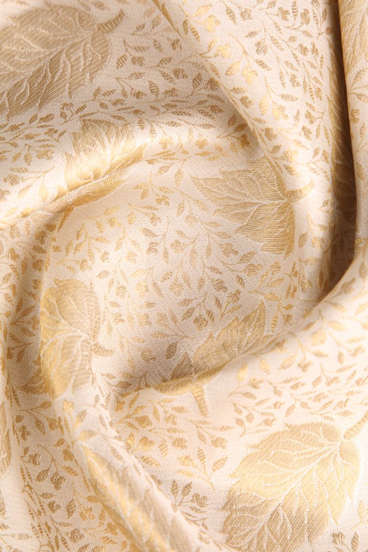 Linen White Kanchipuram Silk Sarees with Gold Zari Leaf Pattern view 4