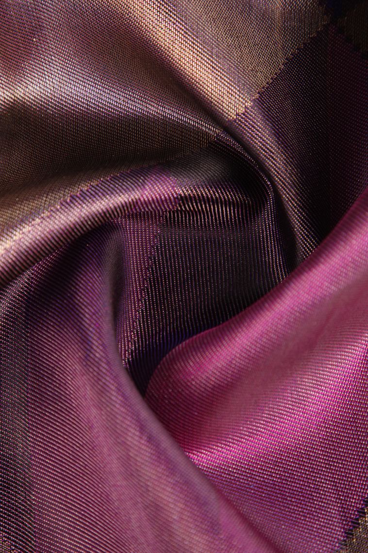 Grape Purple Kanchipuram Silk Sarees with Gold Zari Geometric Shapes view 4