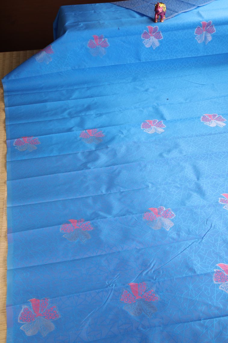 Daffane Blue Visiri Madippu Silk Sarees with Silver Zari Floral Patterns view 2