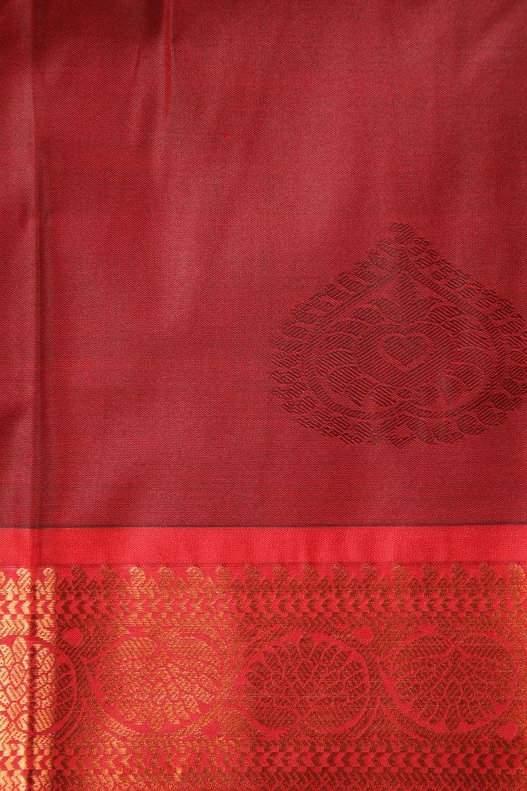 Bottle Green Visiri Madippu Silk Sarees with Copper Zari Floral Patterns view 3