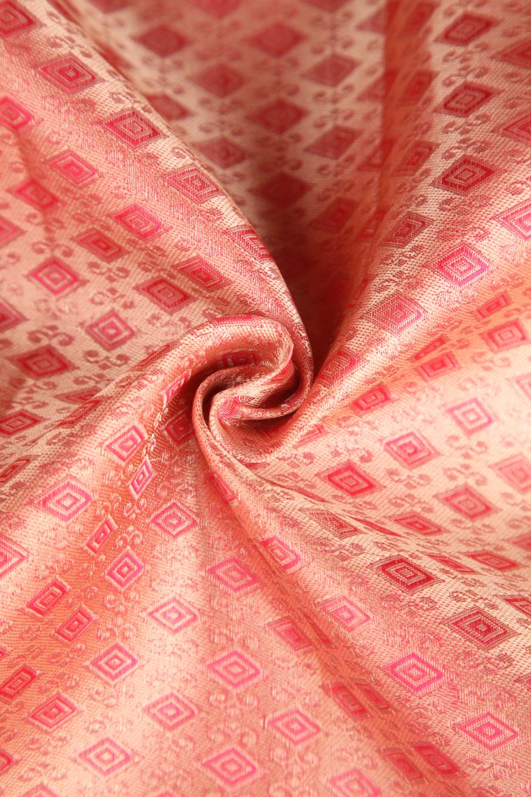 Salmon Pink Kanchipuram Silk Sarees with Gold Zari Geometric Shapes view 4
