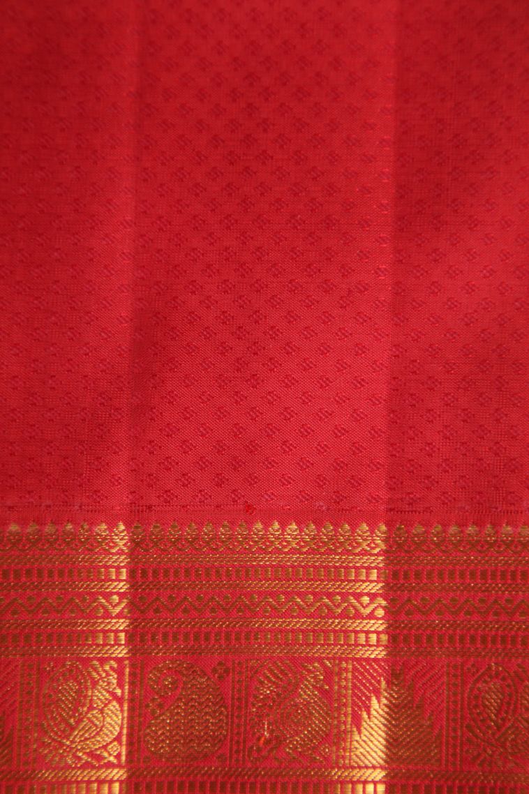 Cream White Kanchipuram Silk Sarees with Gold Zari Vaira Oosi view 3