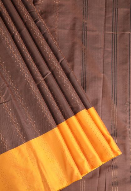 Caramel Brown Visiri Madippu Silk Sarees with Gold Zari Geometric Shapes
