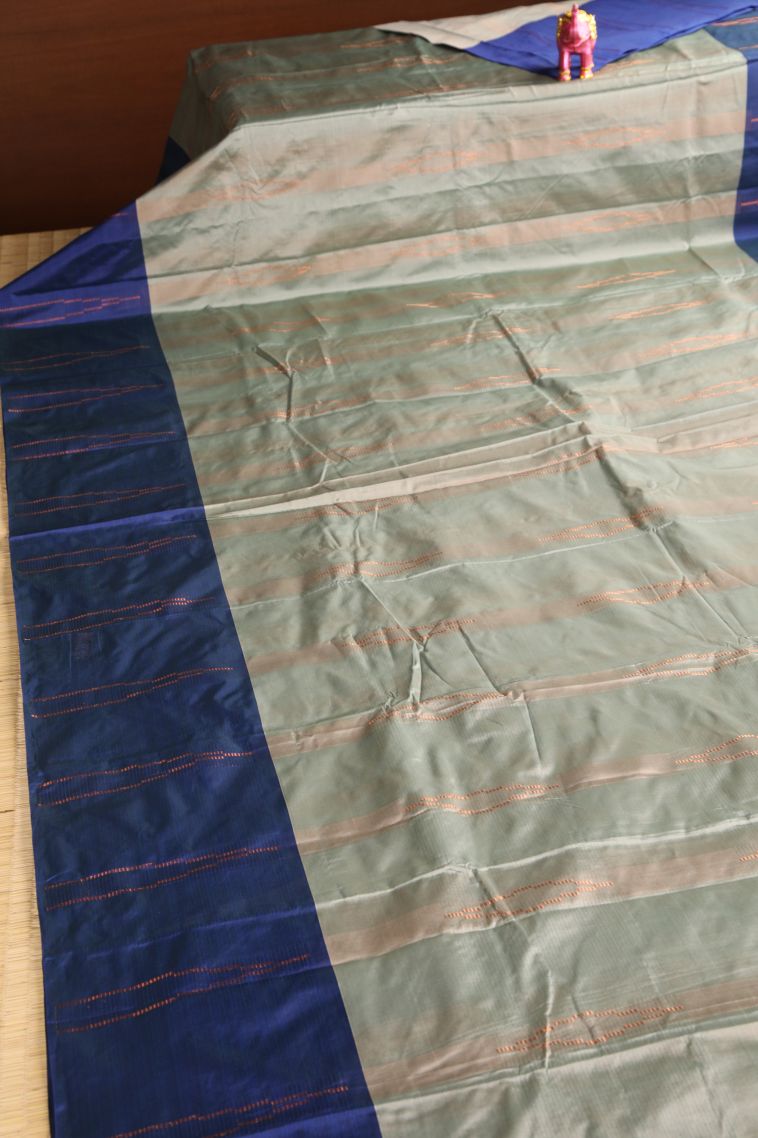 Sage Green Visiri Madippu Silk Sarees with Gold Zari Geometric Shapes view 2