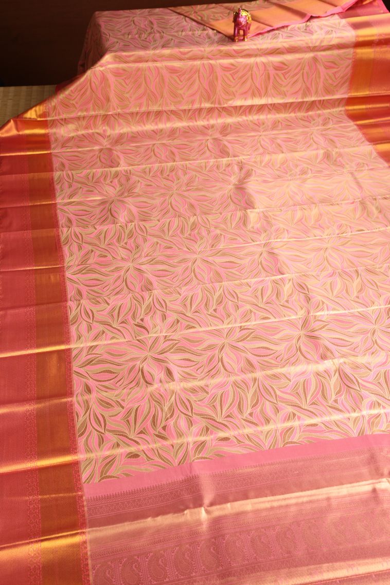 Peach Pink Visiri Madippu Silk Sarees with Gold And Silver Zari Floral Patterns view 2