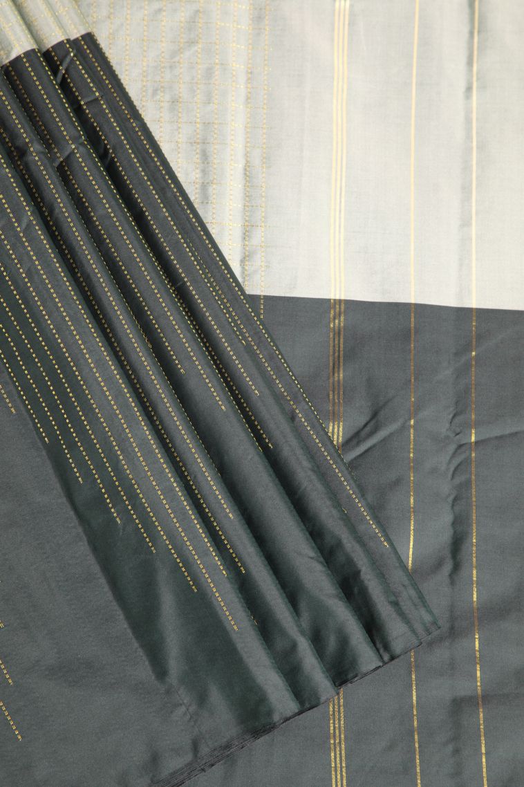 Pine Green Visiri Madippu Silk Sarees with Gold Zari Checks view 1