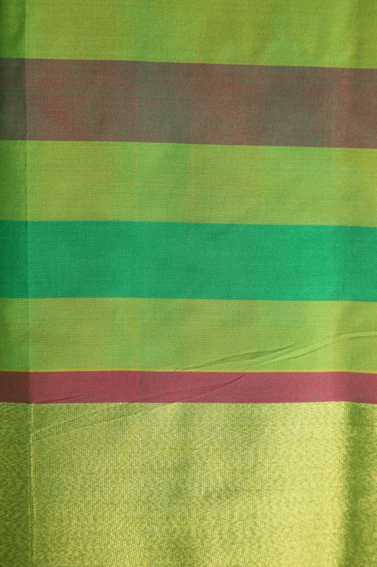 Forest Green Visiri Madippu Silk Sarees with Gold Zari Checks view 3