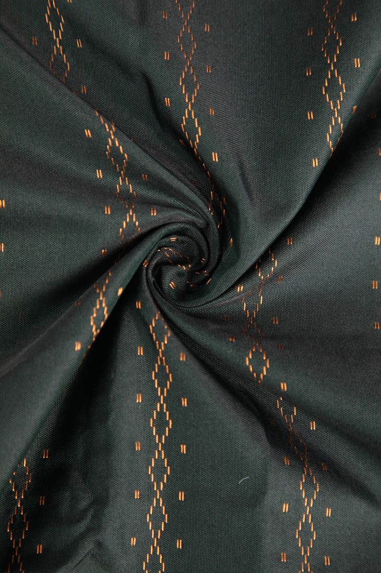 Bottle Green Visiri Madippu Silk Sarees with Gold Zari Geometric Shapes view 4