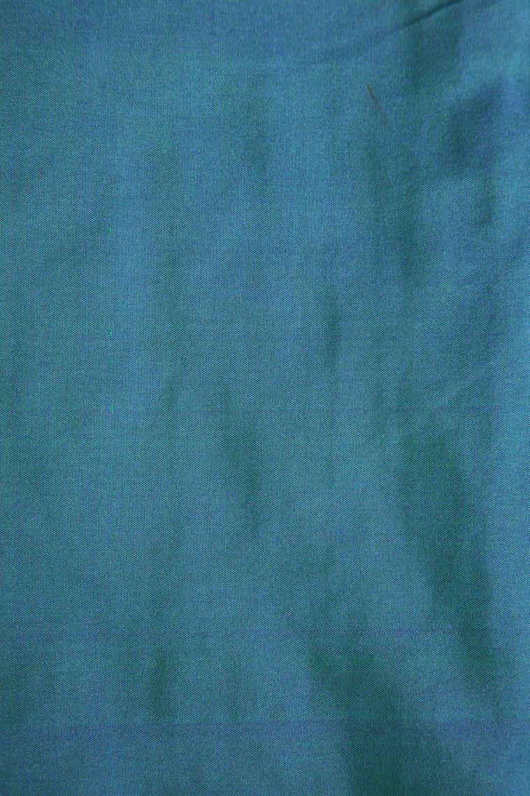 Azure Blue Visiri Madippu Silk Sarees with Gold Zari Rain Drops Mottif view 3