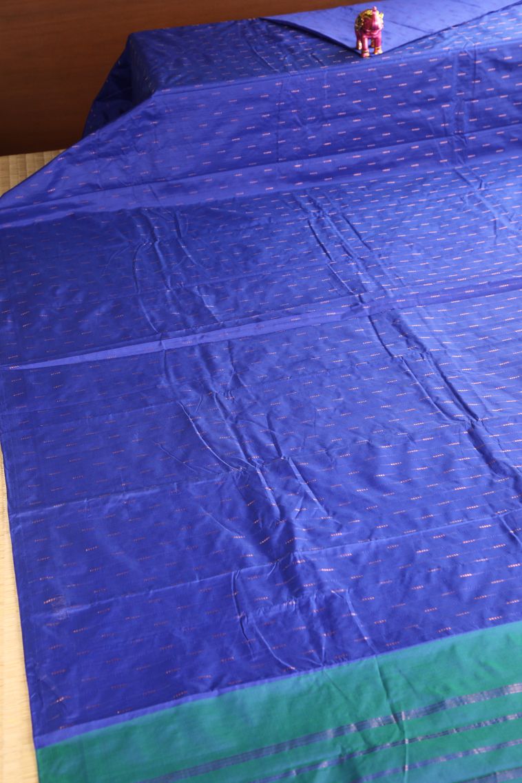 Azure Blue Visiri Madippu Silk Sarees with Gold Zari Rain Drops Mottif view 2