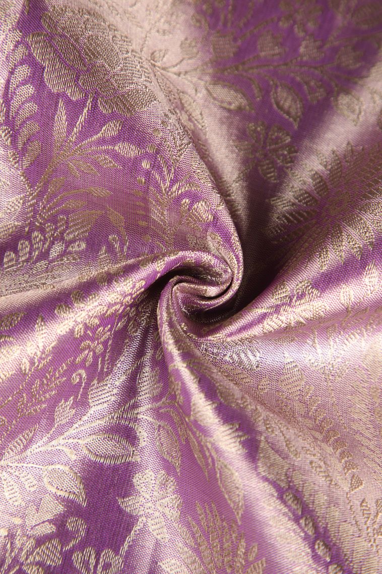 Lilac Purple Kanchipuram Silk Sarees with Gold Zari Floral Patterns view 4