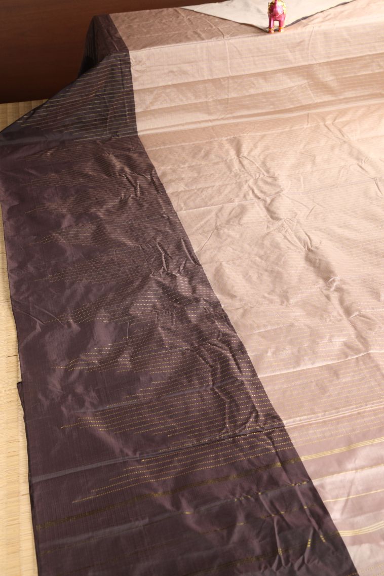 Tortilla Brown Visiri Madippu Silk Sarees with Copper Zari Geometric Shapes view 2