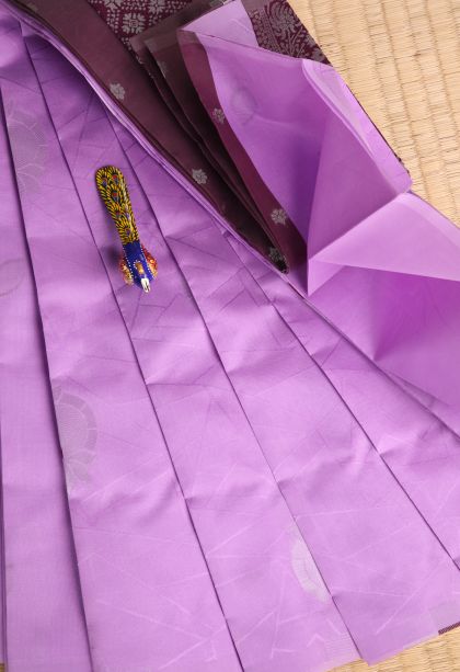 Lavender Purple Visiri Madippu Silk Sarees with Silver Zari Floral Patterns