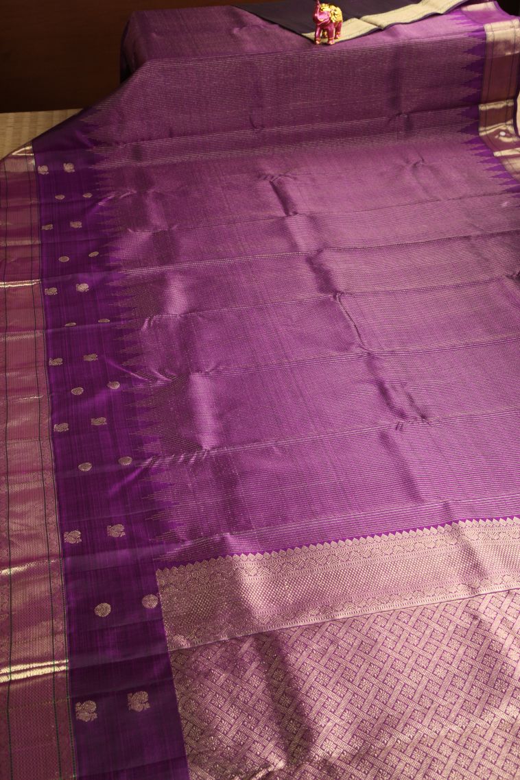 Bubble Purple Kanchipuram Silk Sarees with Gold Zari Straipes And Puttas view 2